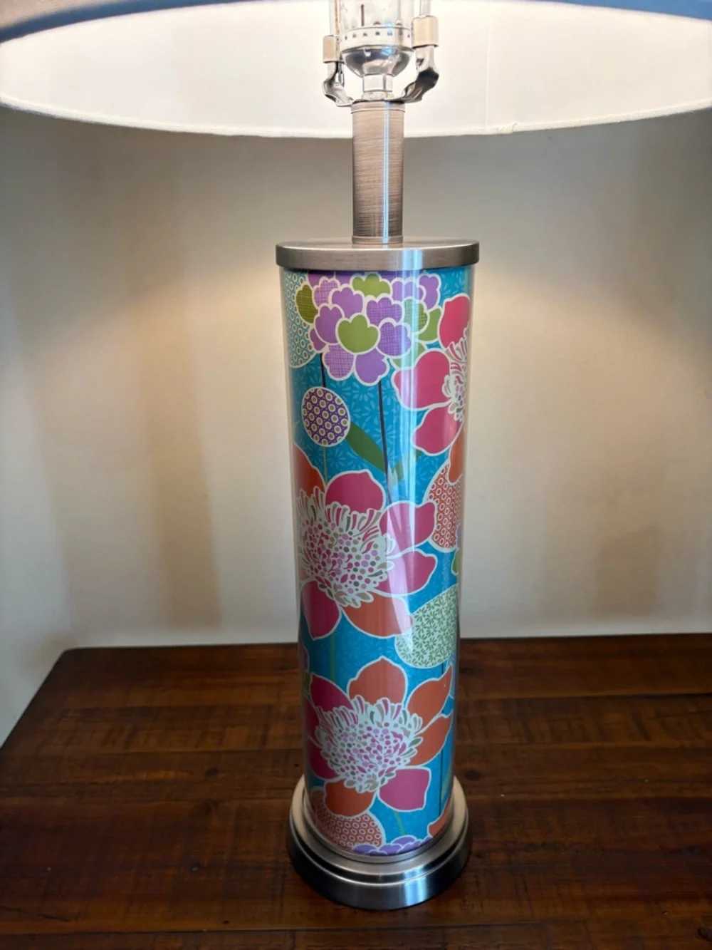 Modern Lamp With Groovy 70’s Aesthetics - Picture 3 of 11